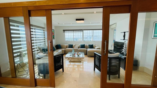 Apartamento Penthouse Amueblado En Alquiler En Evaristo Morales, Cercano A Sectores Como Piantini, Paraiso