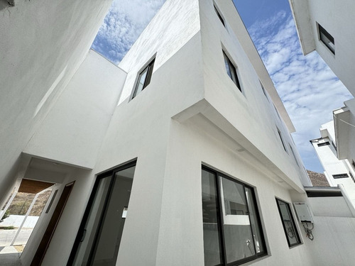 Casa En Venta En Col. Carlos Pacheco 7, Ensenada B.c