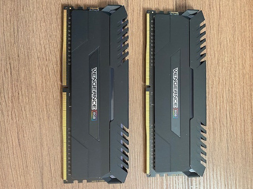 Imagem 1 de 2 de Memoria Ram Ddr4 Corsair Vengeance Rgb 2x8gb = 16gb