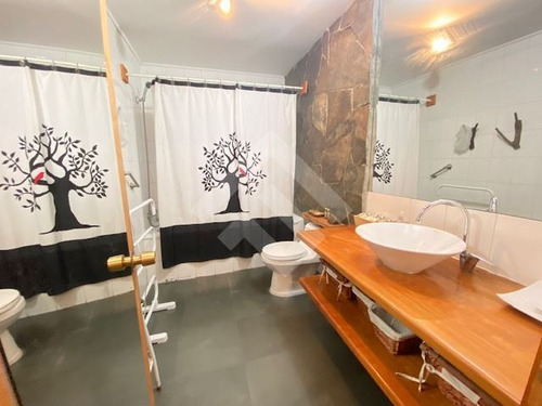 Casa En Venta De 6 Dorm. En Panguipulli