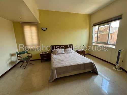 Venta De Casa Dúplex En El Alto Hatillo 25-17598