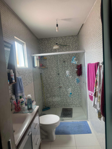 Garagem,sala De Está E Cozinha E Muro 1 Suíte E Quarto