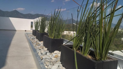 Casa En Venta En El Barrial En Santiago Nuevo Leon