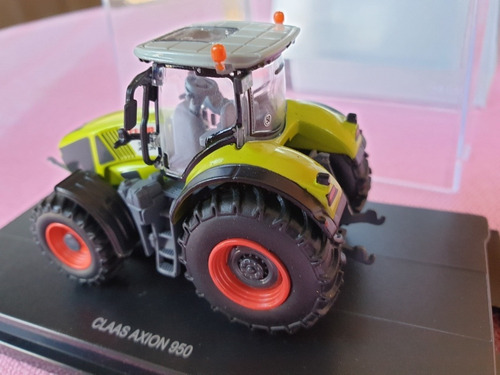 Imagen 3 de 7 de Tractor Schuco Escala H0 Claas Axion 950