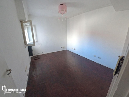 En Alquiler | Ph 4 Ambientes A La Calle