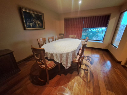 Casa En Venta De 4 Dorm. En Las Condes