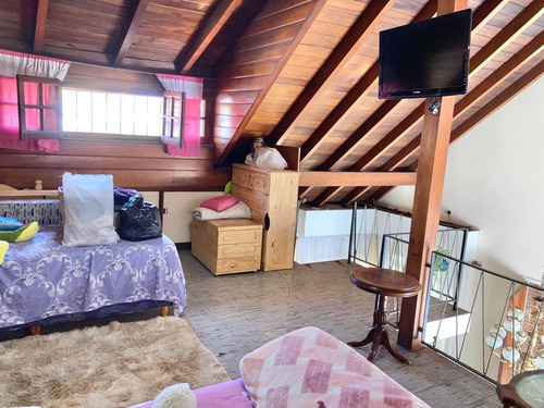 Venta De Casa Más Departamento Tres Ambientes