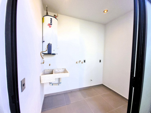 Casa En Venta En Bosque Real De Santa Anita, Tlajomulco Listo Para Estrenar