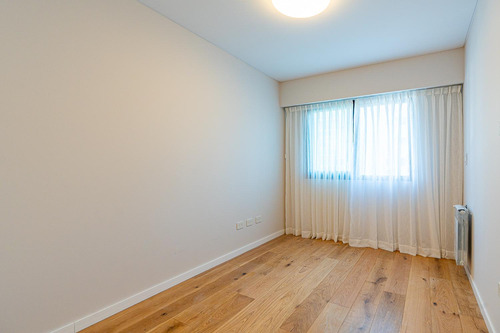 Departamento En Venta, Piso Exclusivo De 3 Dormitorios, Moreno 500 En Zona Rio, Centro De Rosario