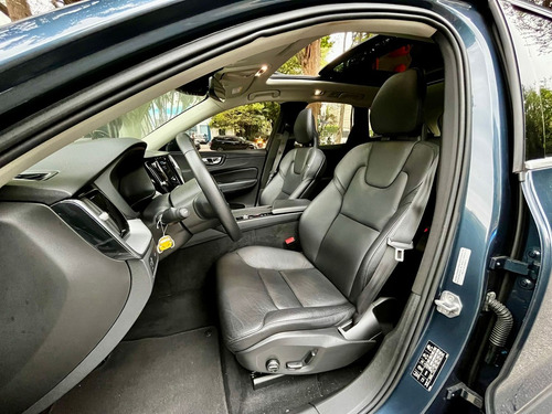 Volvo XC60 2.0 T5 MOMENTUM AWD