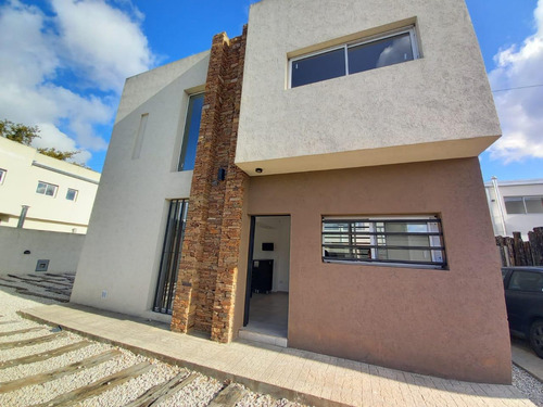 Imagen 4 de 30 de Duplex En Venta En La Plata Calle 34 E/ 141 Y 142 Dacal Bienes Raices