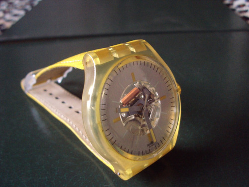 Relógio Swatch Amarelo