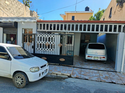 Casa En Venta De 135mts En Praderas Del Este, San Isidro