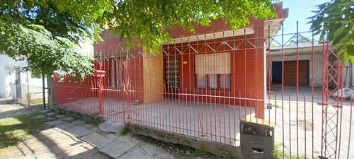 Venta 3 Casas En Block B. Las Américas