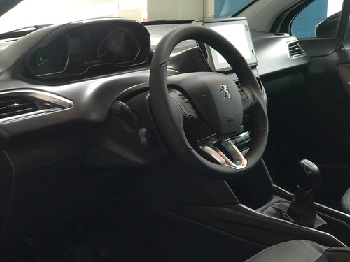 Peugeot 2008 1.6 Feline Am21