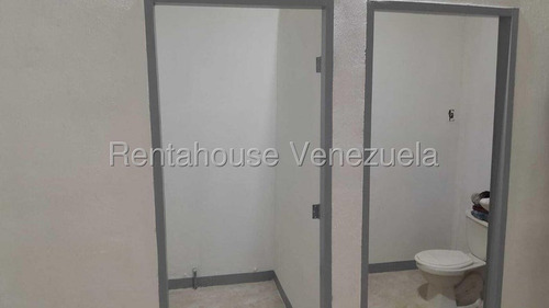 Local Comercial En Alquiler Al Centro, Carlina M. Alquila