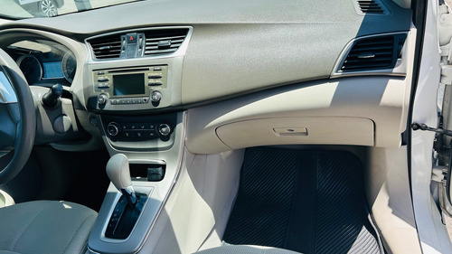 Nissan Sentra 1.8 Advance At