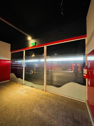 Imagen 4 de 10 de Galpon/local En Alquiler De 230m2 - Avellaneda