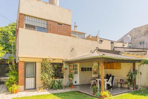 Casa De 4 Ambientes Con Cochera En Venta En Villa Adelina