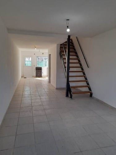 Amplio, Luminoso Duplex En Venta, La Lonja, Pilar !!!