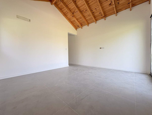 Increíble Casa A Estrenar. 3 Dormitorios. Barrio Cerrado Santa Clara - Manzanares