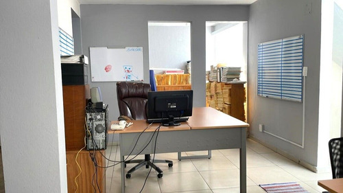 Edificio De 3 Niveles En Venta En Pensador Mexicano, Venustiano Carranza