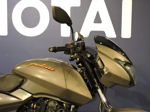 Bajaj Pulsar 180 Fi Neon 2022