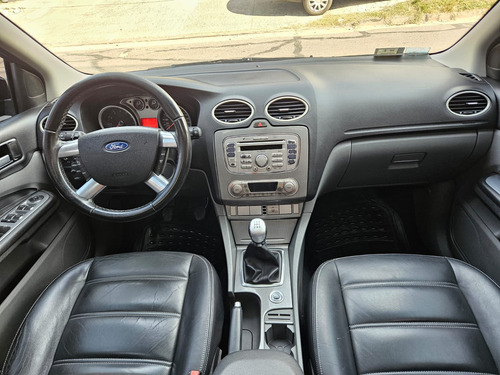 Ford Focus 2 2.0 Ghia Mt
