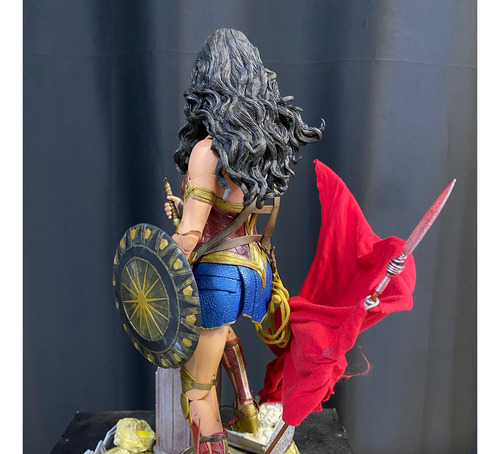 Mulher Maravilha 1/4 Neca Wonder Woman 45cm Base Custom (Recondicionado)