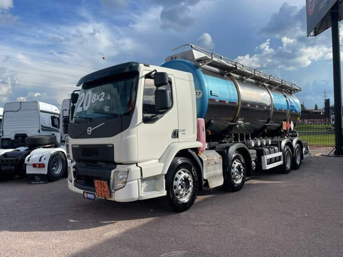 Volvo Vm 330 8x2 Com Tanque Inox Ano 20