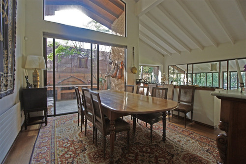 Acogedora Casa En Manquehue Oriente - La Dehesa