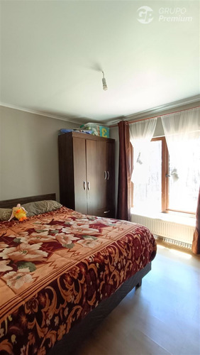 Casa En Venta De 4 Dorm. En Pucón