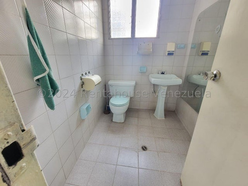 Local Comercial En Venta, Los Rosales Mls #24-29115 Sc