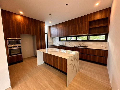 Casa En Venta Merida, Conkal, Privada Olivia, Una Planta, Entrega Inmediata.