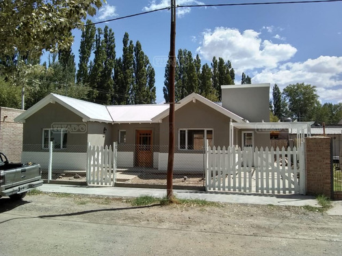 Casa  En Venta Ubicado En Plottier, Neuquén, Patagonia