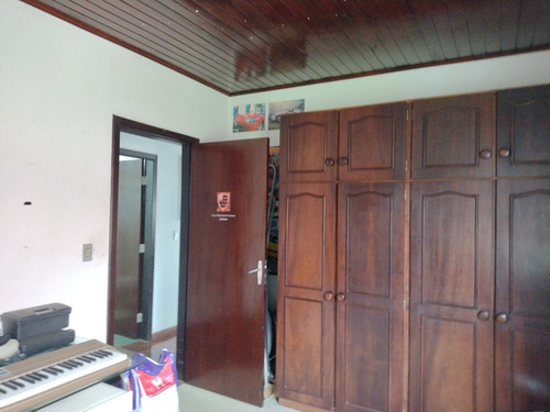 Casa Alto Padrão - 900 Metros De Terreno - Carambeí-pr
