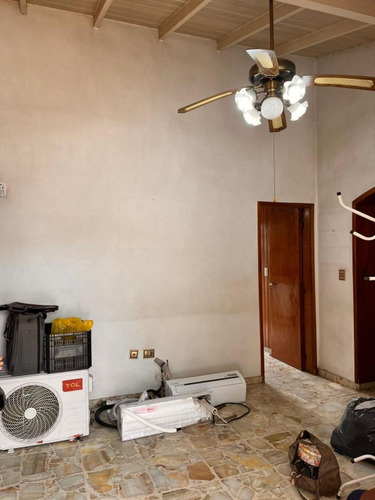 Casa En Venta - 2 Dormitorios 1 Baño - Cochera - 448mts2 - Libertad