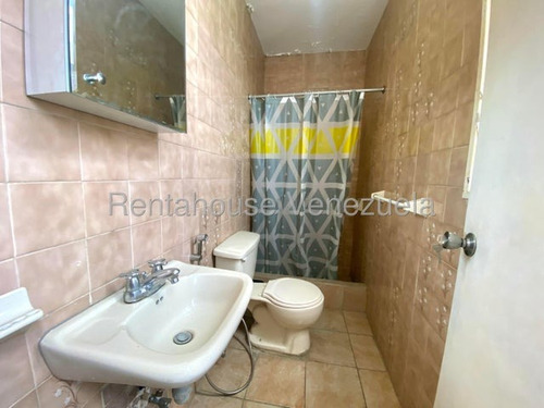 Apartamento En Venta Urb. Santa Eduvigis, Caracas. 25-21715 Yf