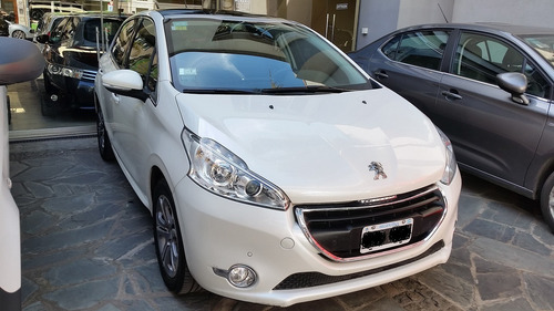 Peugeot 208 Feline Pack Cuir 2015 Km97000.-