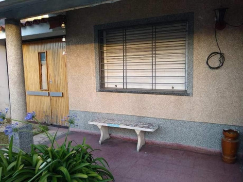 Imagen 4 de 14 de Casa De 4 Ambientes En Venta - Villa Tesei