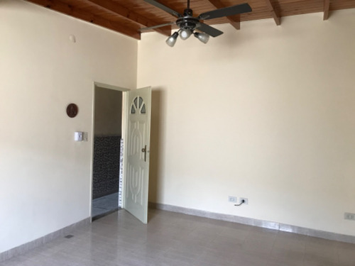 Departamento Tipo Casa En Venta En Sarandi Oeste
