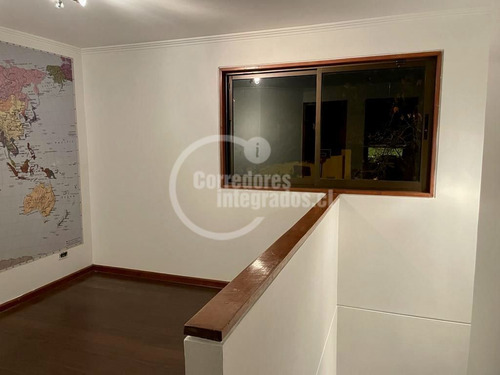Casa En Venta De 5 Dorm. En Lo Barnechea