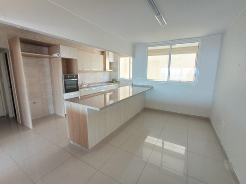 Imagen 6 de 18 de Apartamento - Rambla Y Pereira De La Luz, 200 M2 , Gge * 2 , Box , Reciclado !!