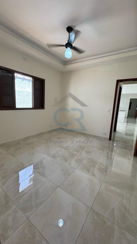 Venha Visitar Essa Linda Casa Geminada Com Dois Quartos, Sendo Um Suíte E Um Banheiro Social , 02 Vagas Garagem , Área De Serviço , Espeço Gourmet , Muito Bem Localizado Em Bairro Residencial !