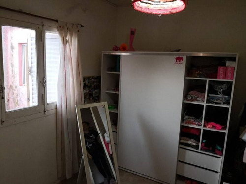 Imagen 10 de 10 de Casa De Dos Dormitorios, Un Baño, Excelente Zona. Amplio Jardin