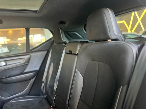 Volvo XC40 2.0 T5 R-DESIGN AWD