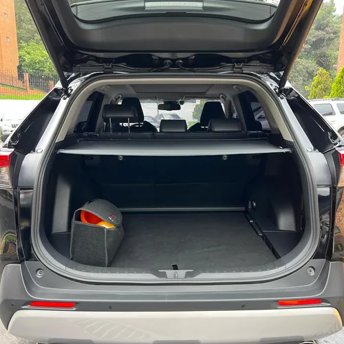 Toyota RAV4 2.5L X-Road 4X4