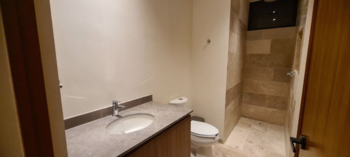 Departamento, En Privada, En Zona Norte A 2 Cuadras De La Isla. Venta