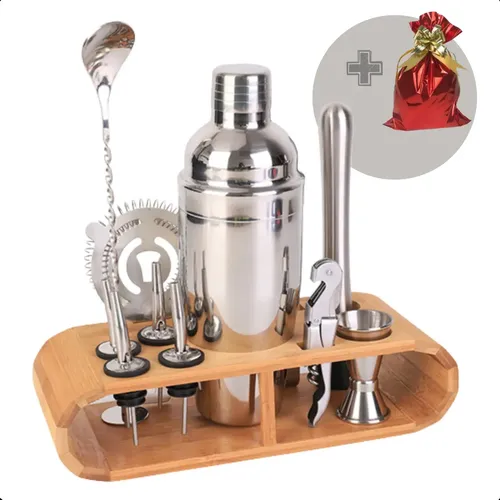 Kit bartender em inox com coqueteleira, dosador, socador e acessórios num suporte de madeira