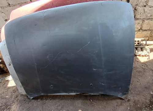 Cofre De Nissan Tsuru 3 1.6 1997-2017 Con Detalle Negro (Usado)